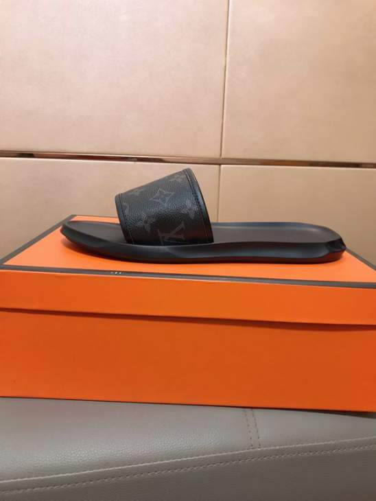 Picture of Louis Vuitton Slippers _SKULVsz38-44mnf05051322
